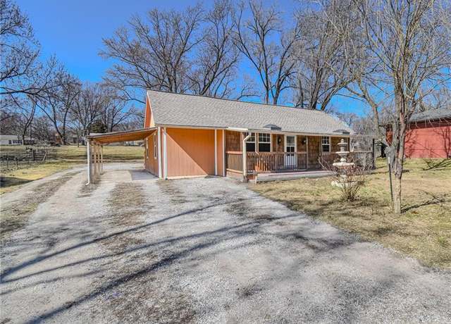 Property at 108 N 72nd St, Edwardsville, KS 66111, 3 beds, 2 baths