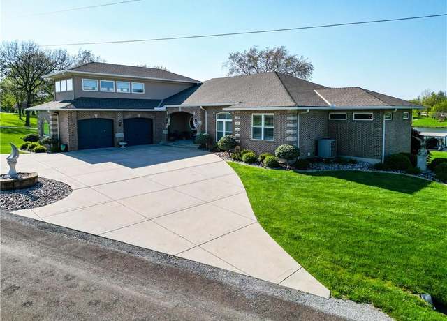 Property at 113 Lighthouse Pt, Gallatin, MO 64640, 5 beds, 5 baths