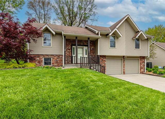 Property at 3601 N 36th Street Ct, St Joseph, MO 64506, 4 beds, 2.5 baths