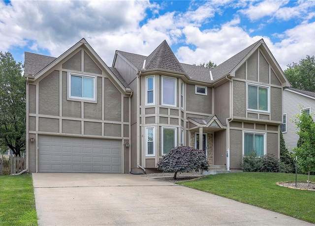 Property at 8129 Bell Rd, Lenexa, KS 66219, 4 beds, 2.5 baths