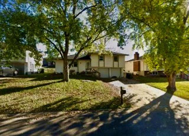 Property at 268 Holiday Dr, Lansing, KS 66043, 4 beds, 2 baths