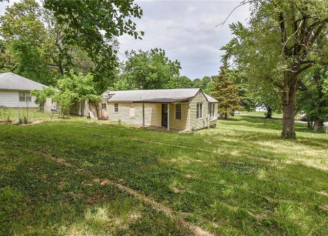Property at 10908 E 66th St, Raytown, MO 64133, 2 beds, 1 bath