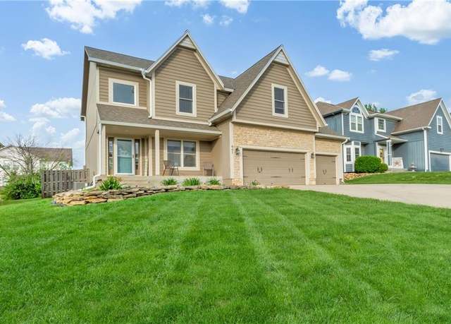 Property at 847 S Jaide Ln, Olathe, KS 66061, 4 beds, 2.5 baths