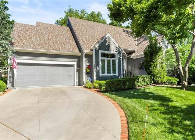 Property at 7853 Howe Cir, Prairie Village, KS 66208, 3 beds, 3.5 baths