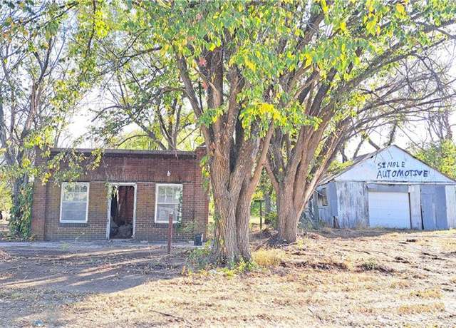 Property at 207 E 4th N/A, Longton, KS 67352
