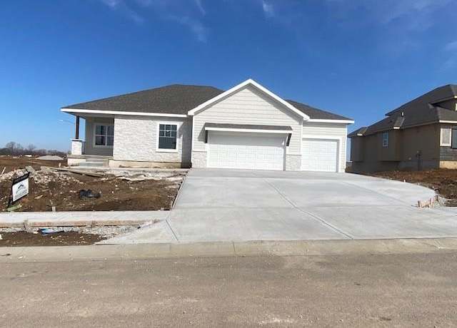 Property at 20784 W 188 St, Spring Hill, KS 66083, 3 beds, 3 baths