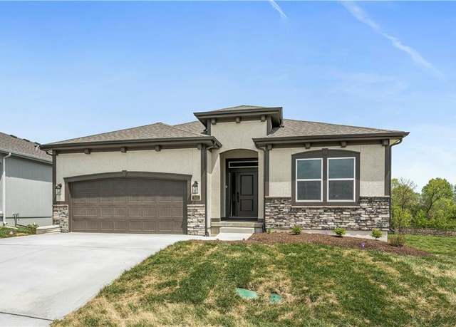 Property at 7021 N Cambridge Ave, Kansas City, MO 64119, 4 beds, 3 baths