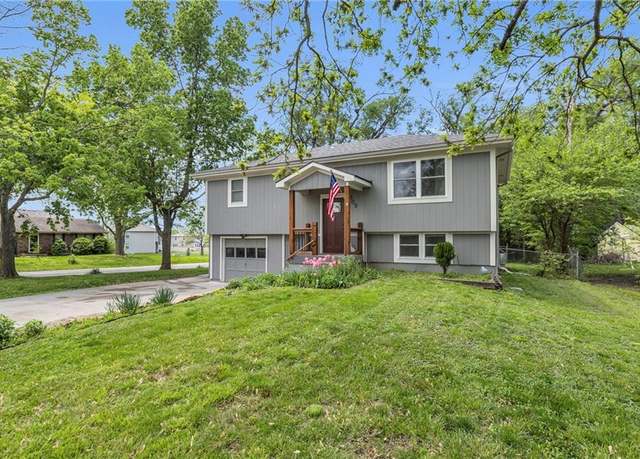 Property at 509 S Jackson St, Spring Hill, KS 66083, 4 beds, 2 baths