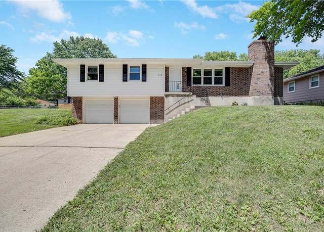 Property at 113 SE Chicago St, Blue Springs, MO 64014, 3 beds, 2 baths