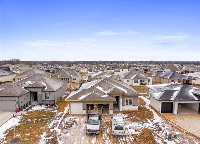 Property at 9290 Gander St, Lenexa, KS 66227, 5 beds, 3.5 baths
