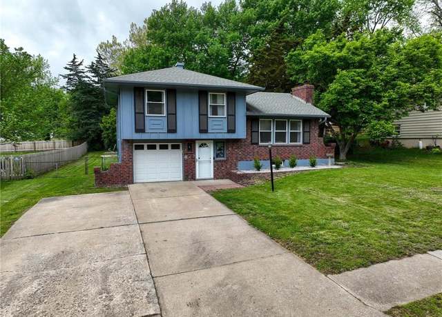 Property at 7522 N Lydia Ave, Gladstone, MO 64118, 3 beds, 1.5 baths