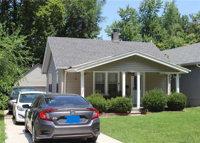 Property at 24 W 78th Ter, Kansas City, MO 64114, 2 beds, 1 bath