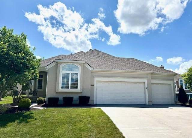 Property at 14083 W 117th St, Olathe, KS 66062, 3 beds, 3 baths