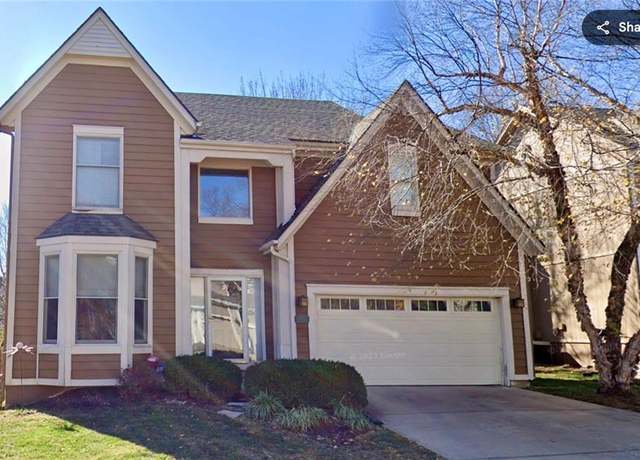 Property at 8957 W 125th Ter, Overland Park, KS 66213, 4 beds, 3.5 baths