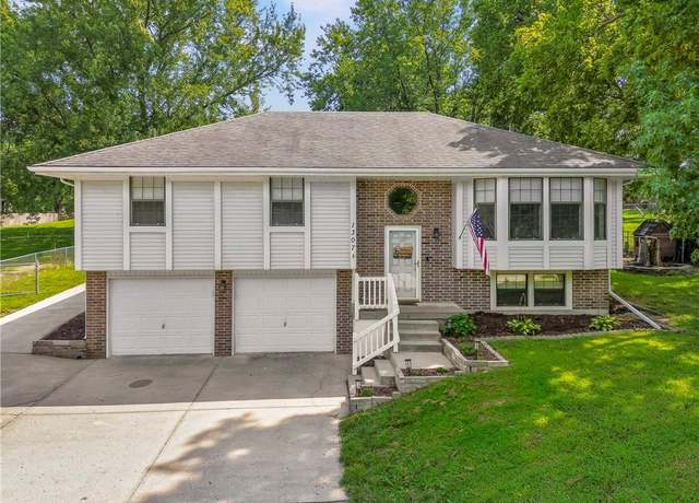 Property at 1307 NE Cookingham Dr, Kansas City, MO 64155, 3 beds, 2 baths