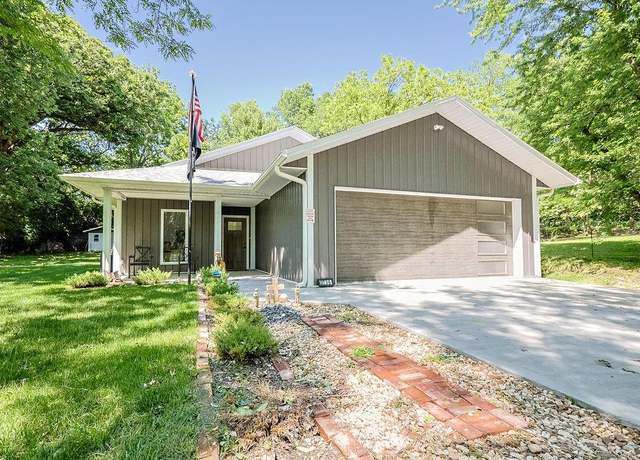 Property at 3736 S 11th Street Rd, St Joseph, MO 64503, 3 beds, 2 baths