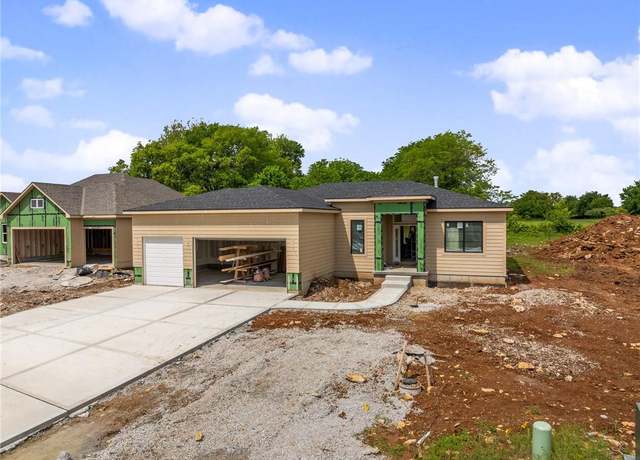 Property at 14266 S Houston St, Olathe, KS 66061, 4 beds, 3 baths