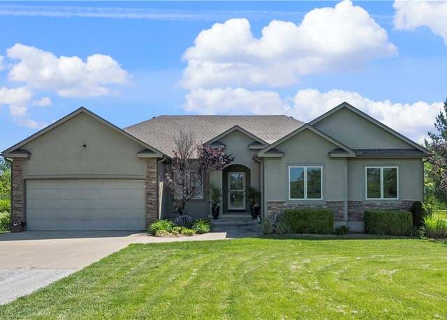 Property at 14105 S Hutt Rd, Lone Jack, MO 64070, 4 beds, 2 baths