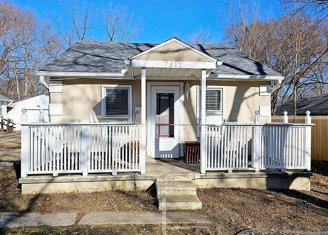 Property at 7811 Main St, Kansas City, MO 64114, 2 beds, 1 bath
