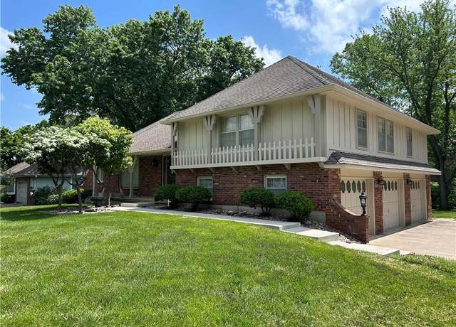 Property at 14601 E 44th St, Independence, MO 64055, 4 beds, 2.5 baths