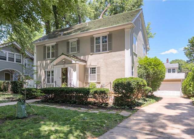 Property at 604 W 61 Ter, Kansas City, MO 64113, 3 beds, 2 baths