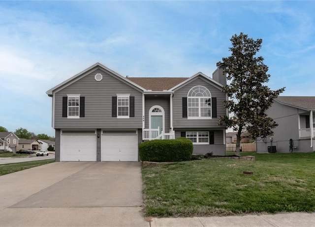 Property at 508 Secretariat St, Raymore, MO 64083, 3 beds, 2.5 baths