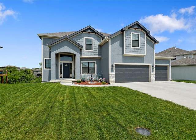 Property at 4820 NE 90th Ter, Kansas City, MO 64156, 4 beds, 4.5 baths