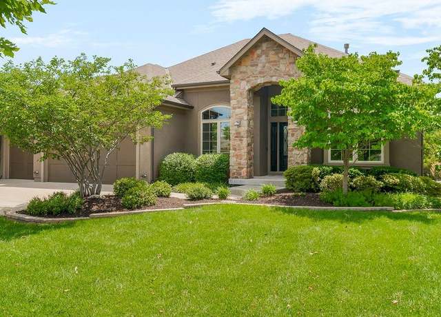 Property at 24793 W 98th St, Lenexa, KS 66227, 4 beds, 3 baths