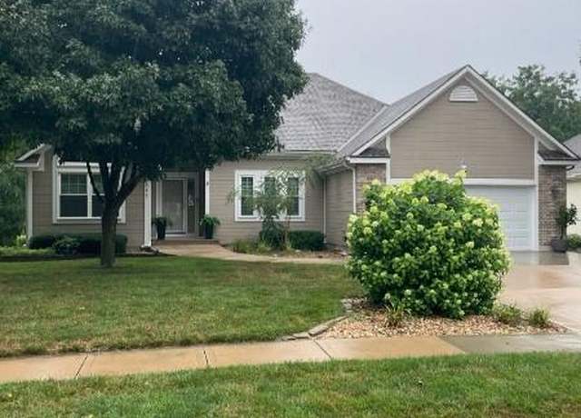 Property at 417 NE Topaz Dr, Lee's Summit, MO 64086, 4 beds, 3 baths