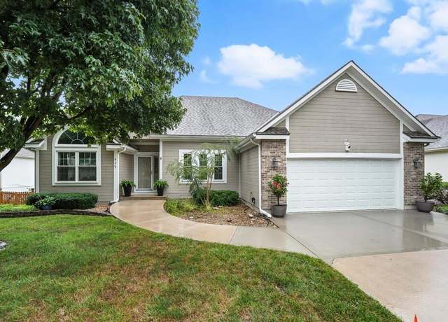 Property at 417 NE Topaz Dr, Lee's Summit, MO 64086, 4 beds, 3 baths