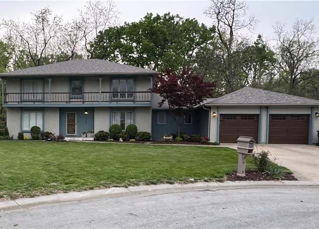 Property at 5112 Stearns St, Shawnee, KS 66203, 4 beds, 3.5 baths