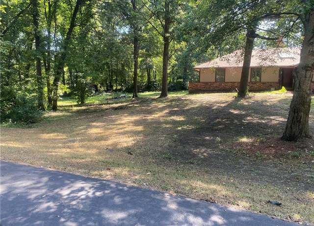 Property at 235 NE 61st Rd, Warrensburg, MO 64093, 3 beds, 3 baths