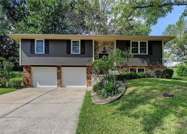 Property at 205 SE 2nd St, Blue Springs, MO 64014, 3 beds, 2 baths