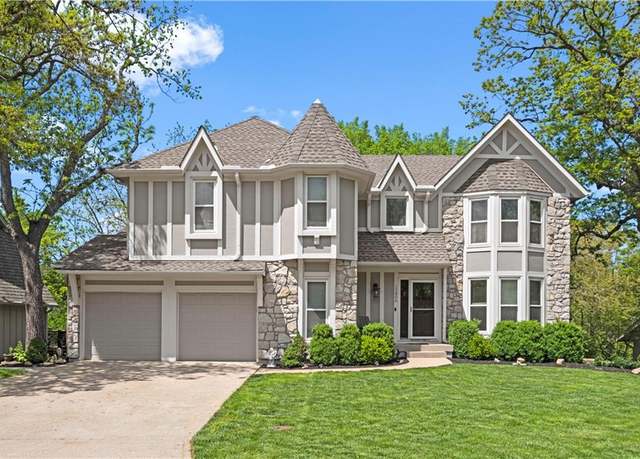 Property at 12806 W 76th Ter, Shawnee, KS 66216, 5 beds, 4.5 baths