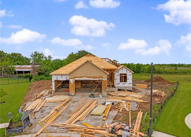 Property at 8984 Shady Bend Rd, Lenexa, KS 66227, 4 beds, 3 baths
