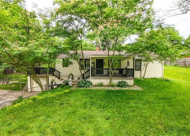Property at 3200 N 49th Dr, Kansas City, KS 66104, 3 beds, 2 baths
