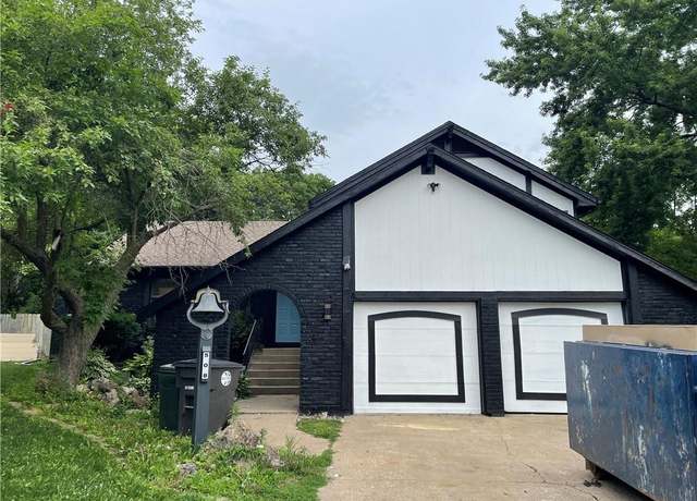 Property at 508 Dover Ct, Belton, MO 64012, 4 beds, 2.5 baths