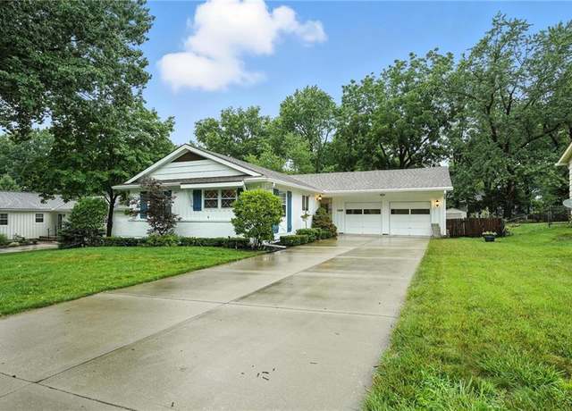 Property at 6100 W 85th Ter, Overland Park, KS 66207, 4 beds, 3 baths