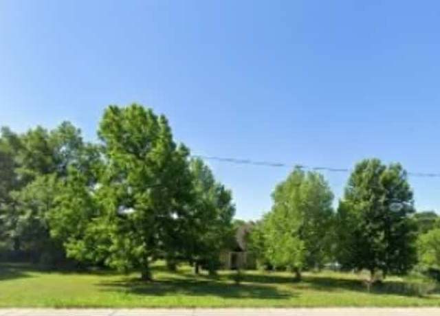 Property at 20195 College Blvd, Olathe, KS 66061, 4 beds, 4.5 baths