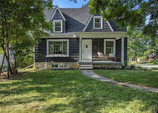 Property at 1401 E 75th Ter, Kansas City, MO 64131, 4 beds, 2.5 baths