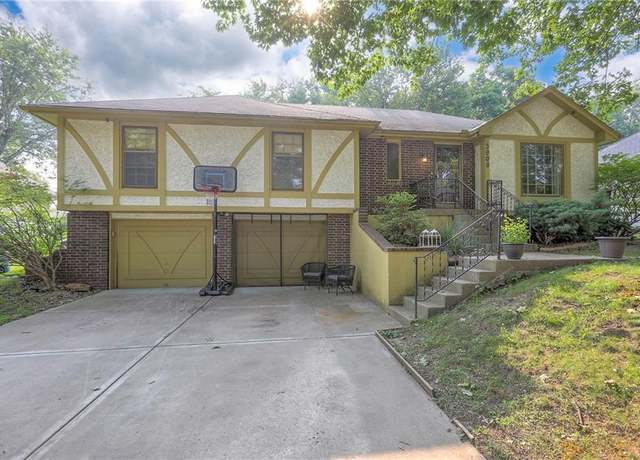 Property at 3908 SW 9th St, Blue Springs, MO 64015, 3 beds, 2 baths