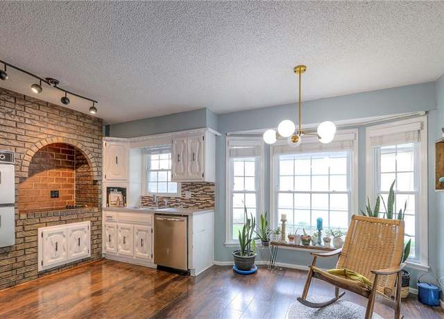 Property at 3908 SW 9th St, Blue Springs, MO 64015, 3 beds, 2 baths