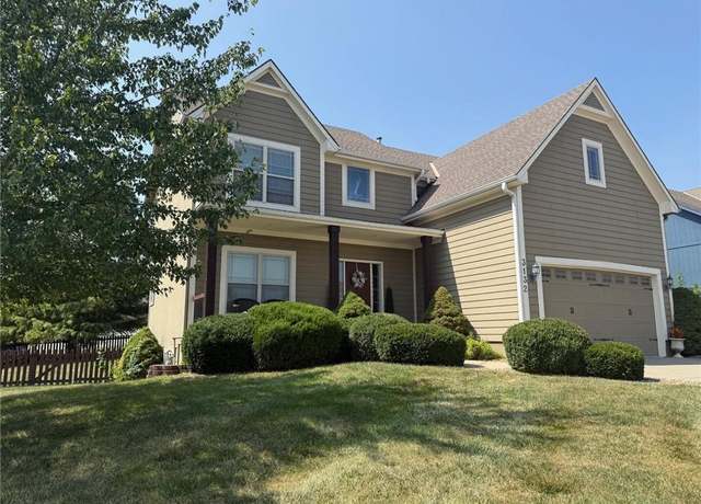 Property at 3132 SW Damon Ln, Lee's Summit, MO 64082, 4 beds, 2.5 baths