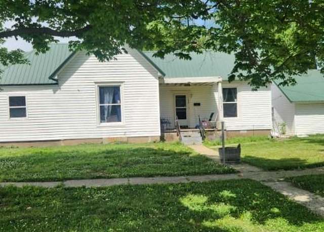 Property at 246 E 14th St, Baxter Springs, KS 66713, 4 beds, 1 bath