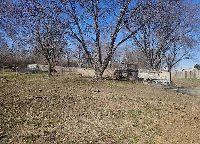 Property at 11506 N Cherry St, Kansas City, MO 64155