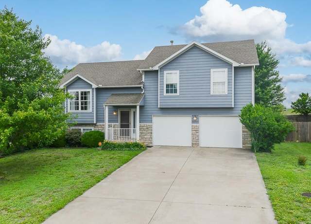 Property at 953 N Hickory Dr, Tonganoxie, KS 66086, 3 beds, 2.5 baths