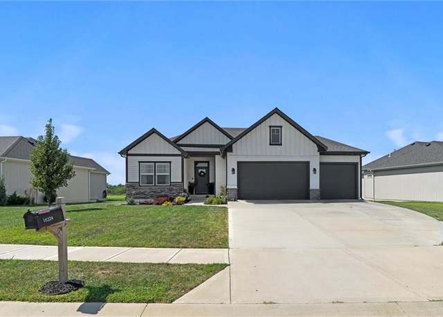 Property at 16324 Mustang St, Gardner, KS 66030, 4 beds, 3 baths