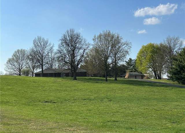 Property at 5672 State Route FF Hwy, St Joseph, MO 64507, 4 beds, 3 baths