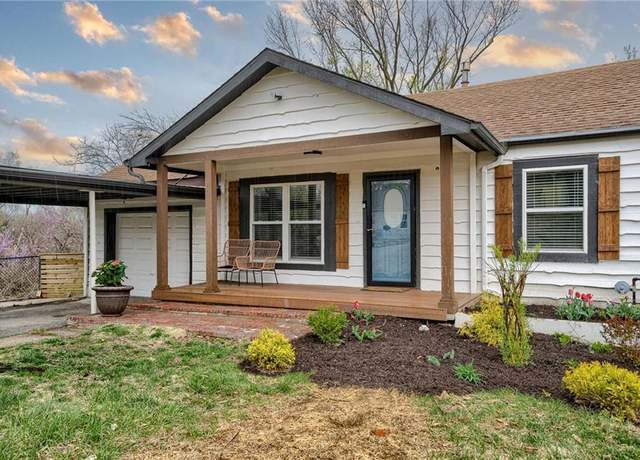 Property at 5122 Oakland Ave, Kansas City, KS 66102, 3 beds, 2 baths