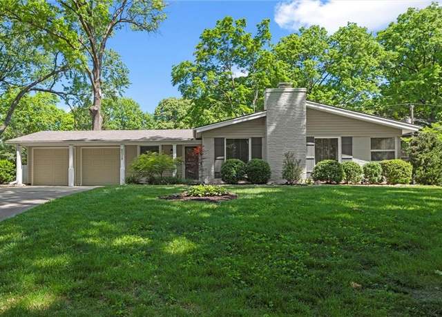 Property at 6024 W 88th St, Overland Park, KS 66207, 3 beds, 2 baths